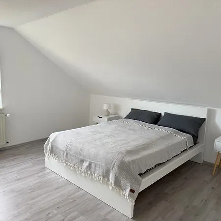 Apartmán Helle Und Charmante Dachgeschosswohnung In Top-lage Bochum