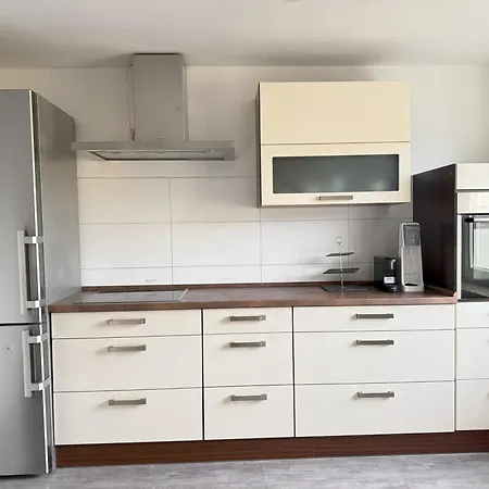 Helle Und Charmante Dachgeschosswohnung In Top-lage Apartment Bochum