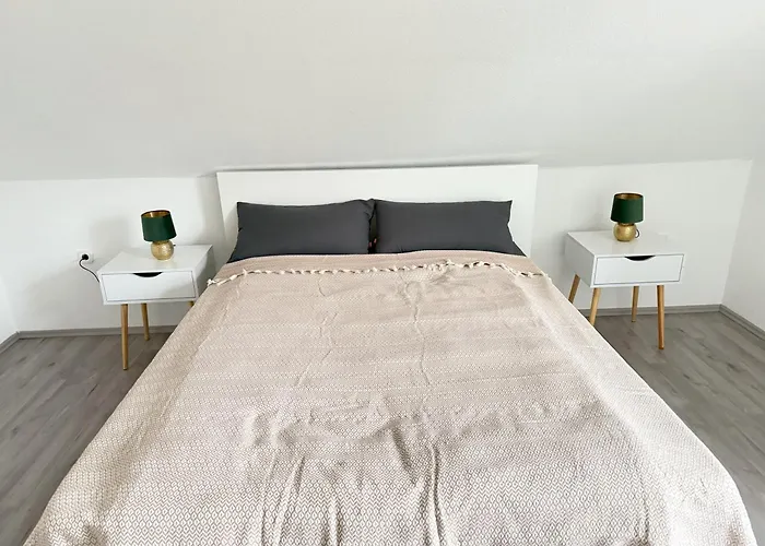 Apartamento Helle Und Charmante Dachgeschosswohnung In Top-lage Bochum