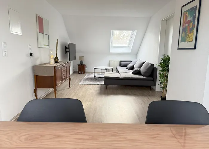 Helle Und Charmante Dachgeschosswohnung In Top-lage Apartamento *