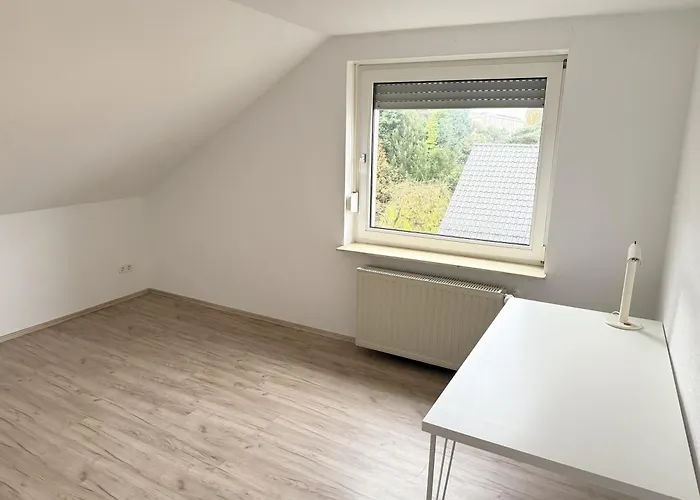 Helle Und Charmante Dachgeschosswohnung In Top-lage Apartamento