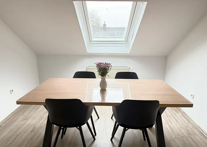 Helle Und Charmante Dachgeschosswohnung In Top-lage * Bochum