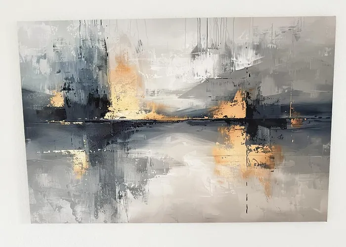 Helle Und Charmante Dachgeschosswohnung In Top-lage