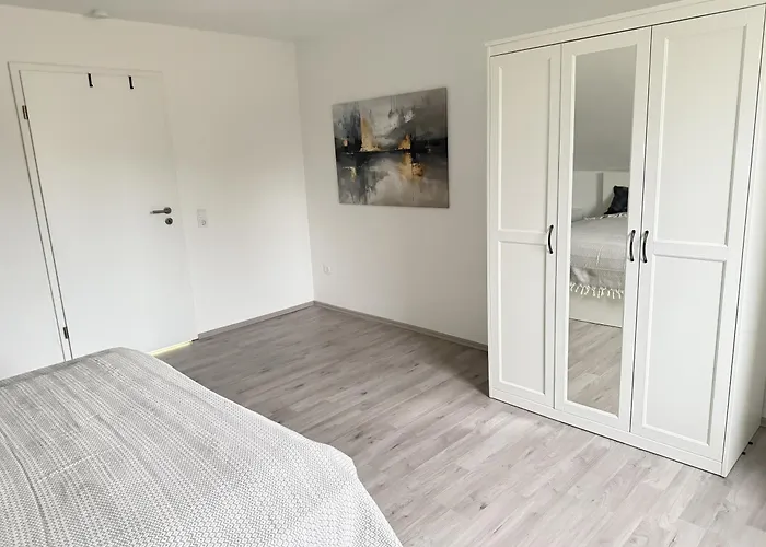 Helle Und Charmante Dachgeschosswohnung In Top-lage Apartamento